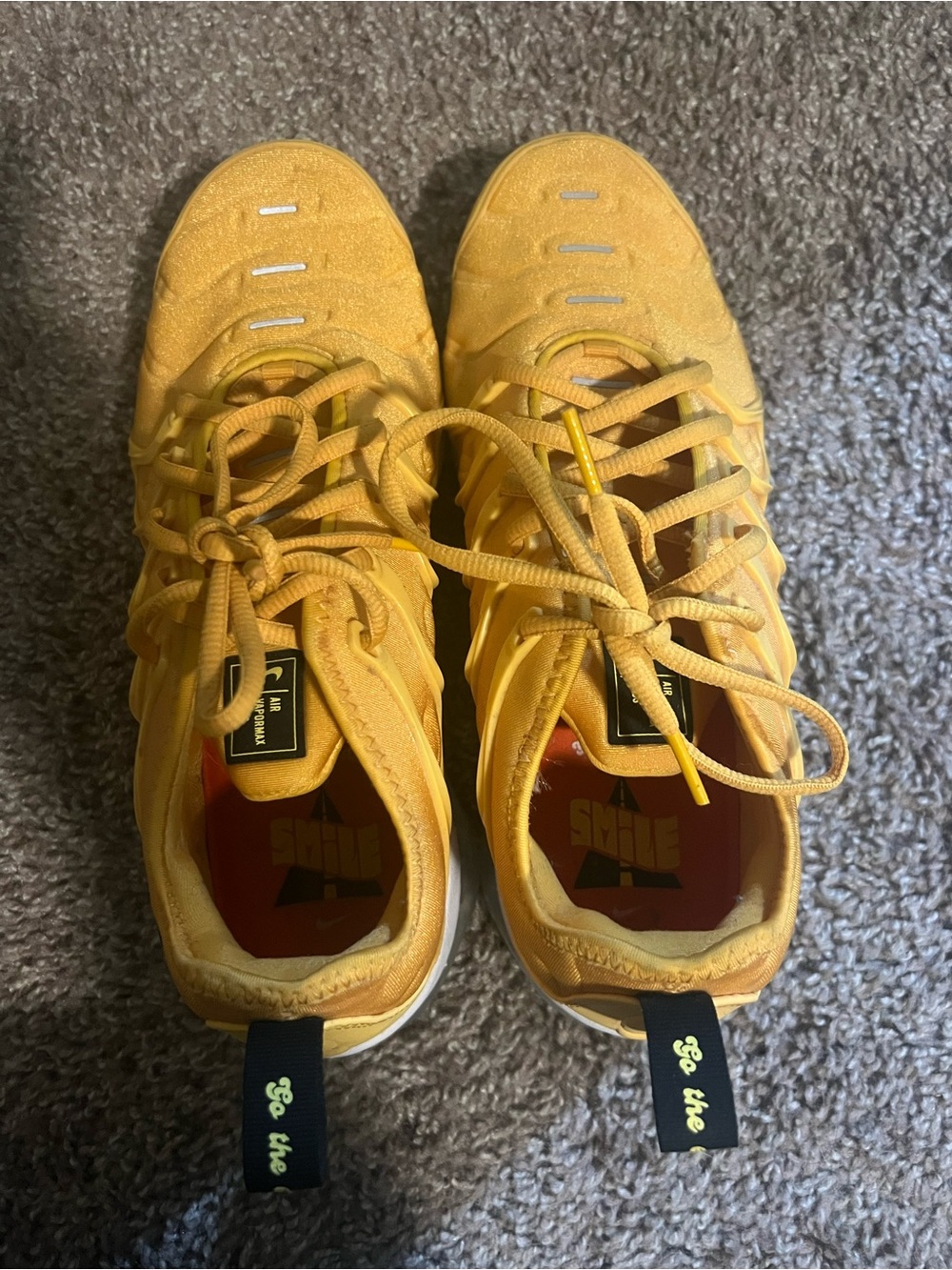 Nike yellow air vapor max